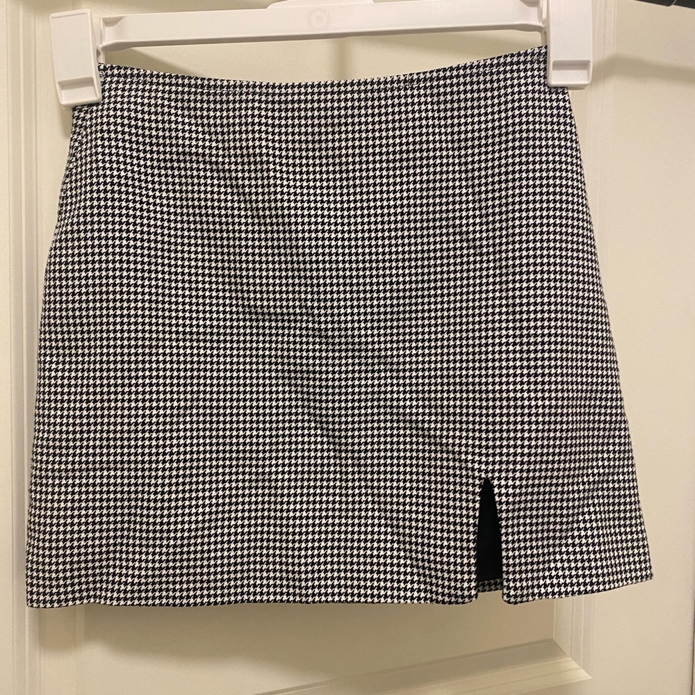 Classic Black and White Houndstooth Skirt